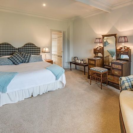 The Wheatsheaf Hotel And Restaurant Swinton  Extérieur photo