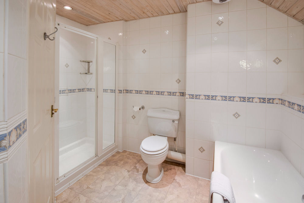 The Wheatsheaf Hotel And Restaurant Swinton  Extérieur photo