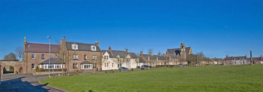 The Wheatsheaf Hotel And Restaurant Swinton  Extérieur photo