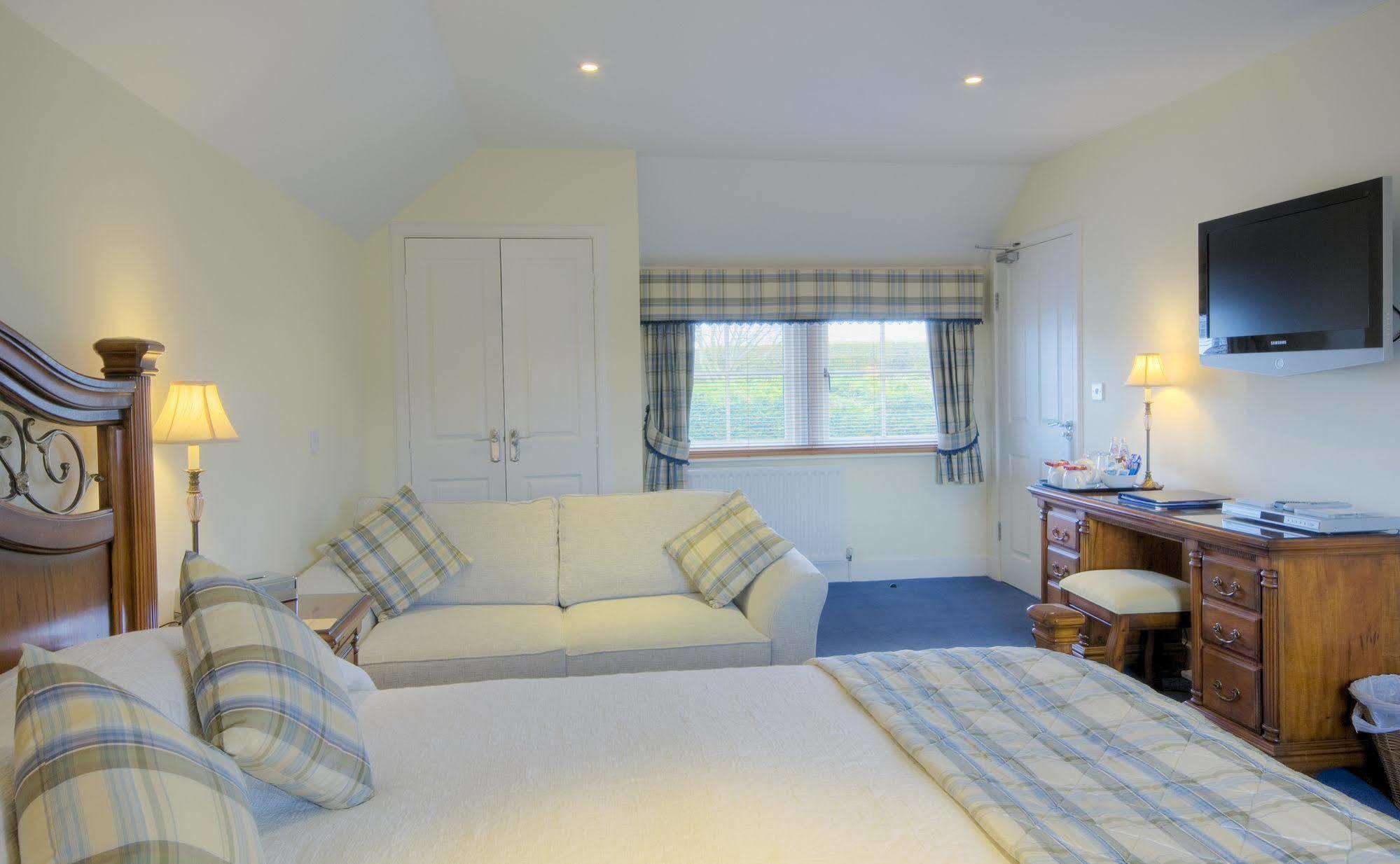 The Wheatsheaf Hotel And Restaurant Swinton  Extérieur photo