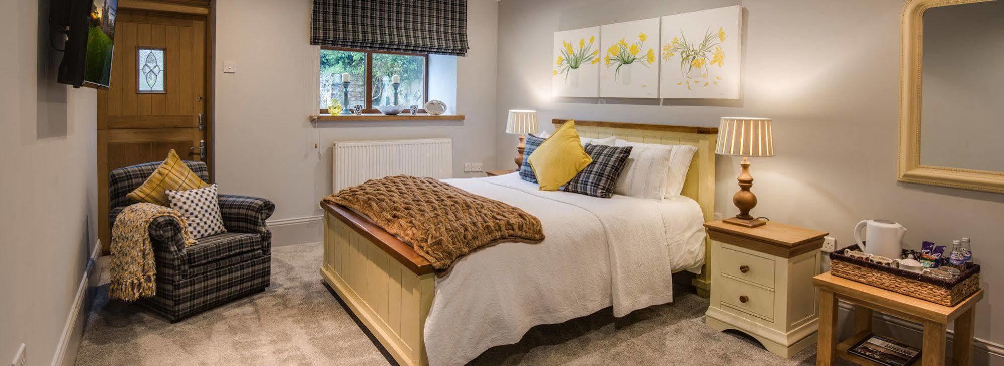 The Wheatsheaf Hotel And Restaurant Swinton  Extérieur photo